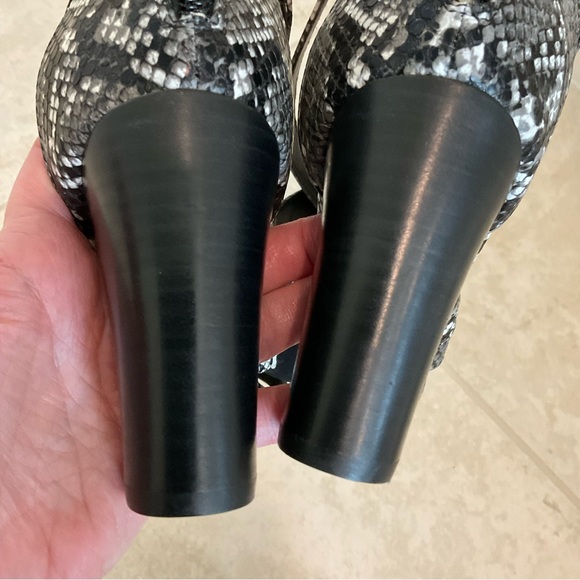 Bar III Sandals Blythe snake python print ankle strap block heels NWOT - Picture 11 of 12